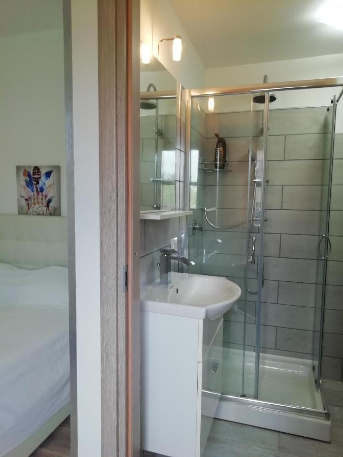 Villa Giuliana Stanze Con Bagno Interno In Villa A 350 Mt Spiaggia Libera Lido Delle Sirene 安齐奥 外观 照片