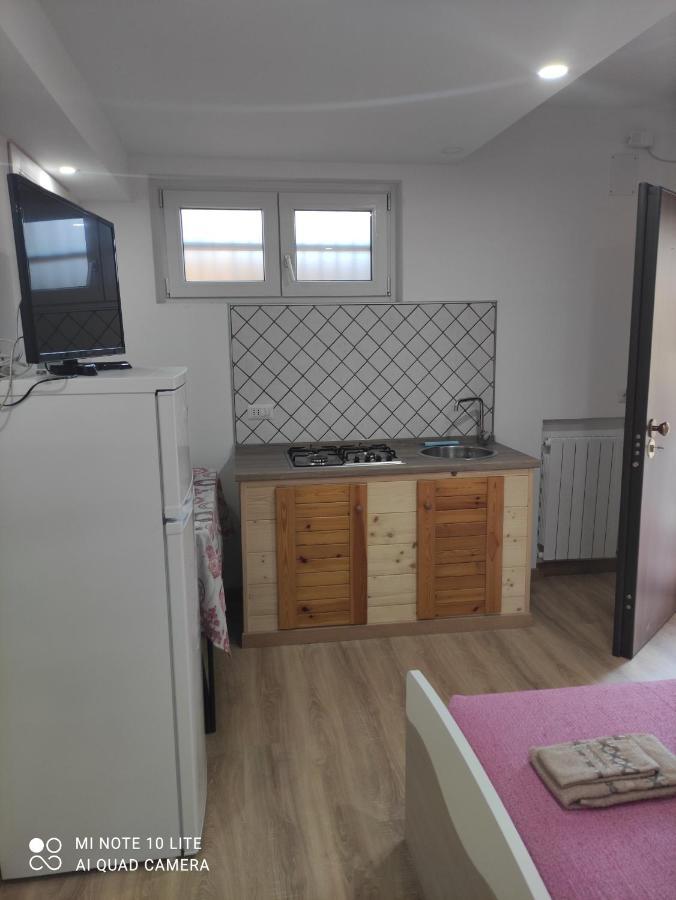 Villa Giuliana Stanze Con Bagno Interno In Villa A 350 Mt Spiaggia Libera Lido Delle Sirene 安齐奥 外观 照片