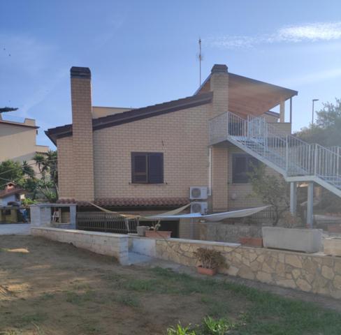 Villa Giuliana Stanze Con Bagno Interno In Villa A 350 Mt Spiaggia Libera Lido Delle Sirene 安齐奥 外观 照片