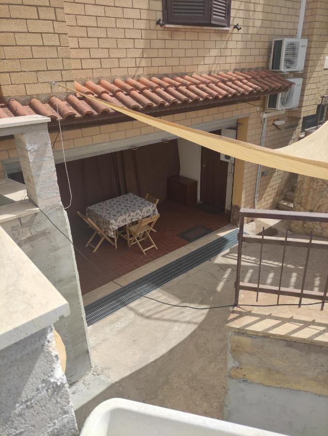 Villa Giuliana Stanze Con Bagno Interno In Villa A 350 Mt Spiaggia Libera Lido Delle Sirene 安齐奥 外观 照片