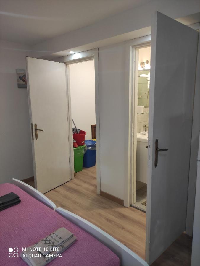 Villa Giuliana Stanze Con Bagno Interno In Villa A 350 Mt Spiaggia Libera Lido Delle Sirene 安齐奥 外观 照片